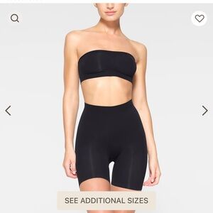 NWT Skims seamless sculpt bandeau size small in onyx (black)